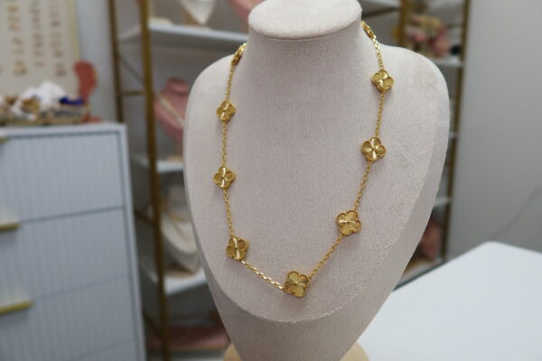 Trebol necklace