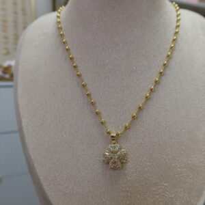Balin trebol necklace