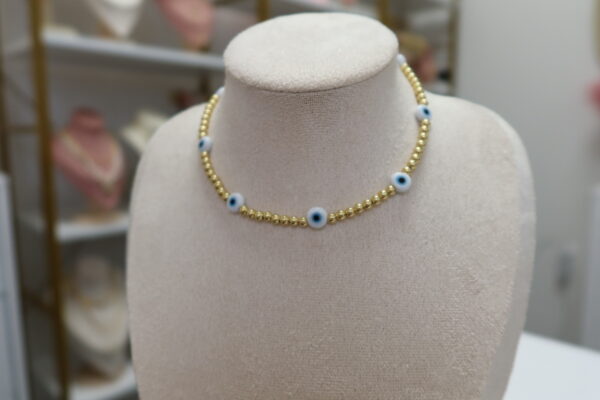 Basic eye necklace